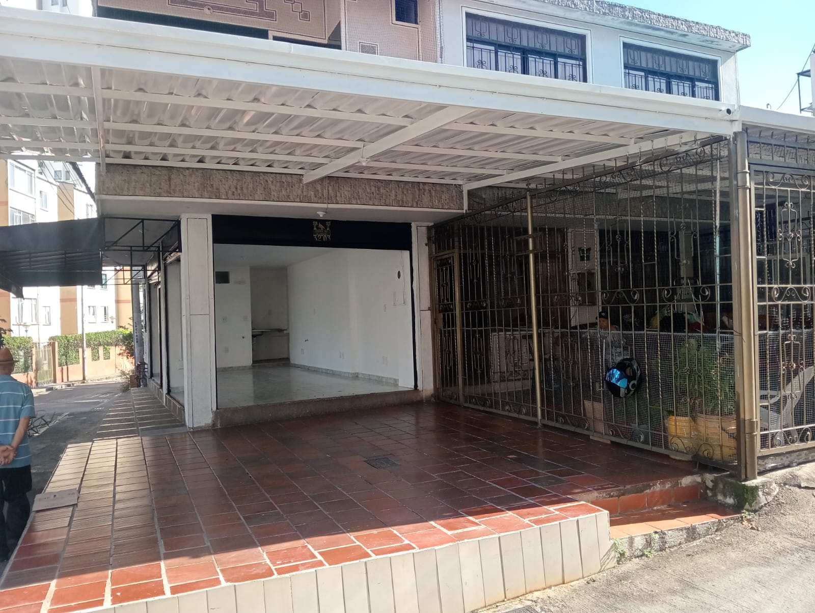 Local - Zarate Olarte Inmobiliaria